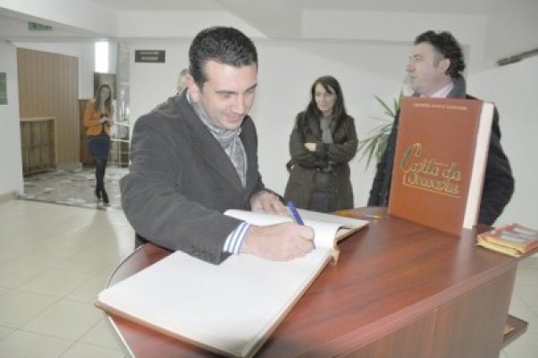 PDL Constanţa atacă Primăria şi Consiliul Judeţean cu echipa Chiru-Palaz